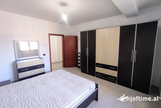 Shtepi ne shitje Apartament ne Tirane, 1+1, Mobilimi E mobiluar, Pagesa 92,700  Euro.