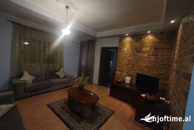 Shtepi me qera 1+1 ne Tirane - 400 Euro
