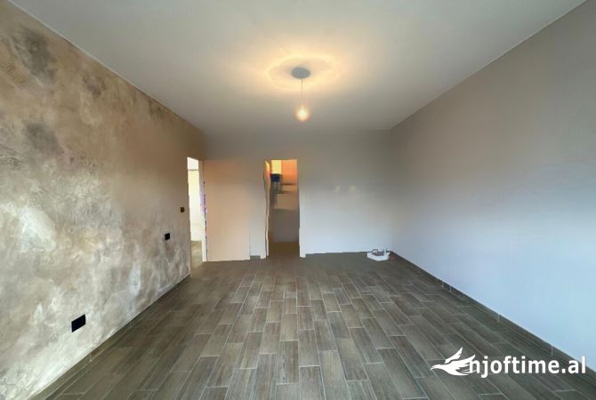 Shtepi ne shitje 4+1 ne Tirane - 260,000 Euro