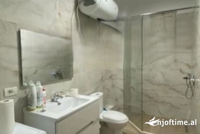 Shtepi me qera 2+1 ne Tirane - 750 Euro