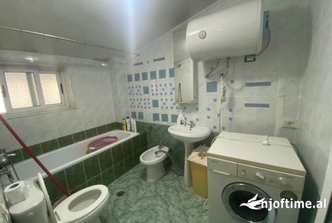Shtepi ne shitje 1+1 ne Tirane - 160,000 Euro