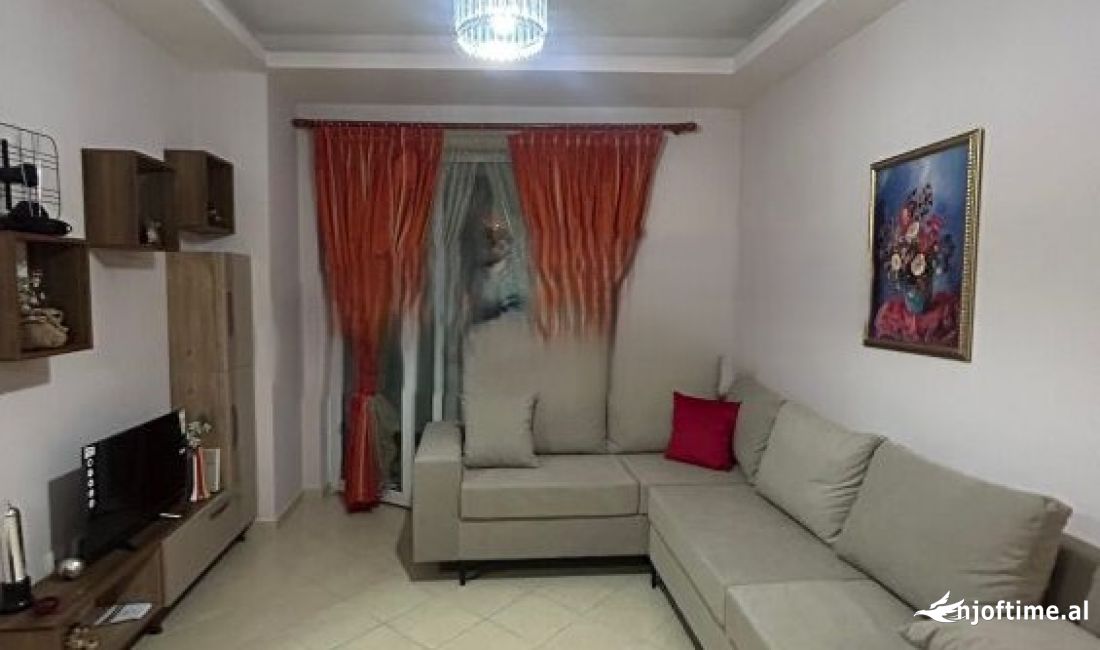 Shtepi ne shitje Apartament ne Tirane, 2+1, Mobilimi E mobiluar, Pagesa 128,000  Euro.