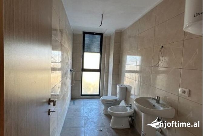 Shtepi ne shitje 3+1 ne Tirane - 128,000 Euro