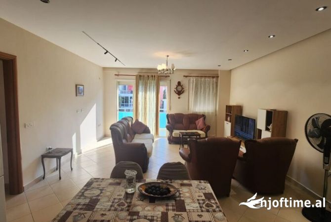 Shtepi ne shitje Apartament ne Tirane, 2+1, Mobilimi E mobiluar, Pagesa 140,000  Euro.