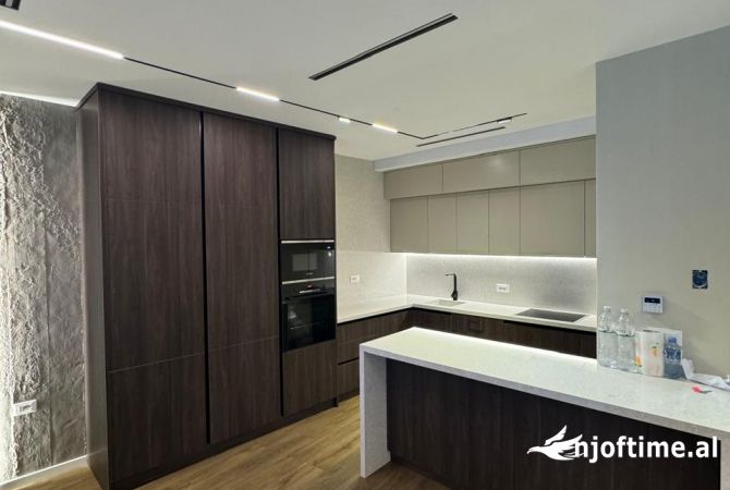 Shtepi me qera 2+1 ne Tirane - 2,000 Euro