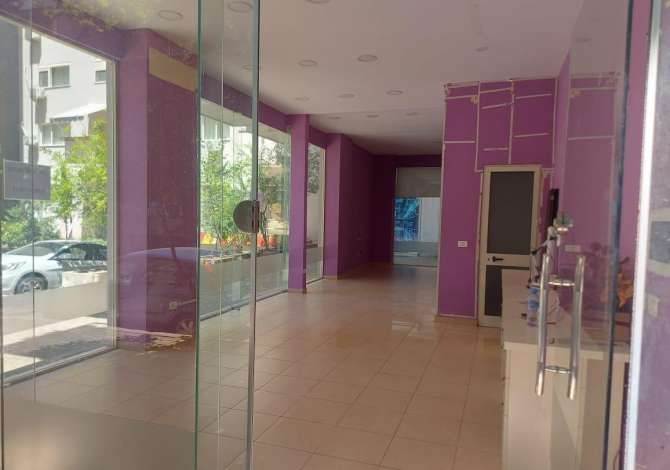 Ambient biznesi me qera 1+1 ne Tirane - 40,000 Leke