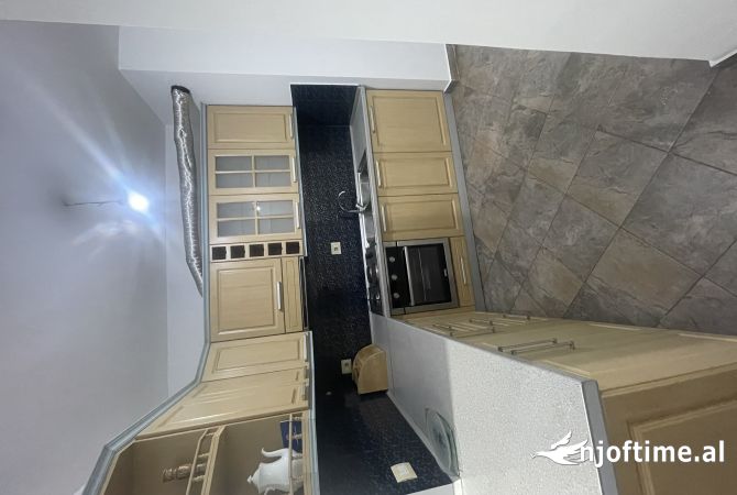Shtepi me qera 2+1 ne Tirane - 400 Euro