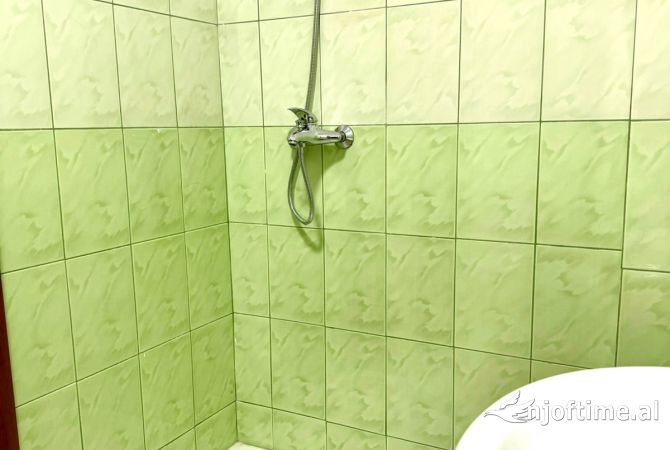 Shtepi me qera Apartament ne Tirane, Garsoniere, Mobilimi E mobiluar, Pagesa 500  Euro.