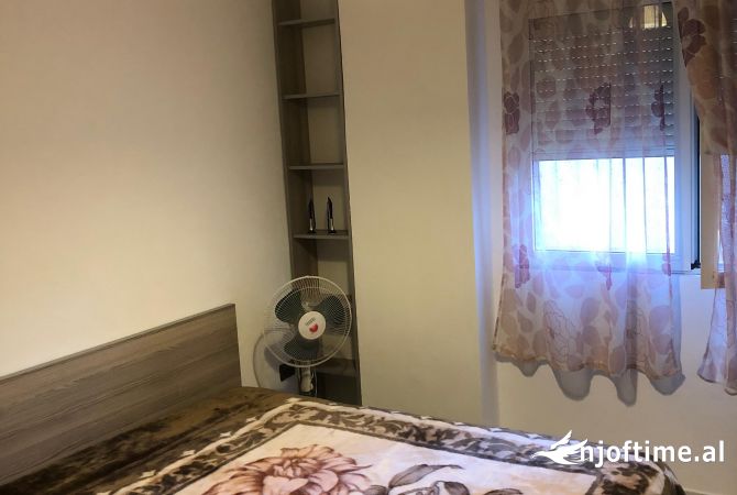 Shtepi me qera 1+1 ne Tirane - 40,000 Leke