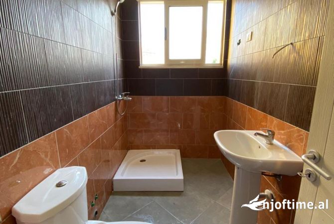 Shtepi me qera 2+1 ne Tirane - 450 Euro