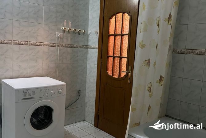 Shtepi me qera Apartament ne Tirane, 2+1, Mobilimi E mobiluar, Pagesa 50,000  Leke.