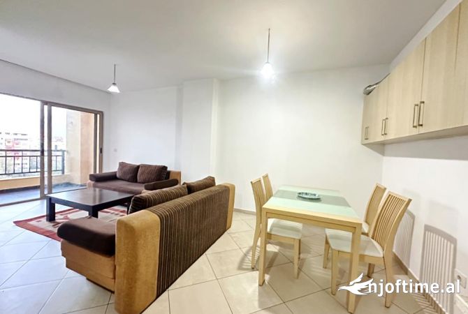 Shtepi ne shitje Apartament ne Tirane, 1+1, Mobilimi E mobiluar, Pagesa 90,000  Euro.