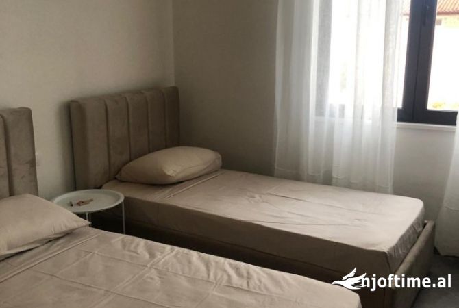 Shtepi me qera 2+1 ne Tirane - 700 Euro