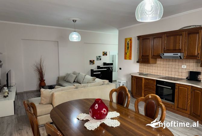 Shtepi me qera 2+1 ne Tirane - 650 Euro