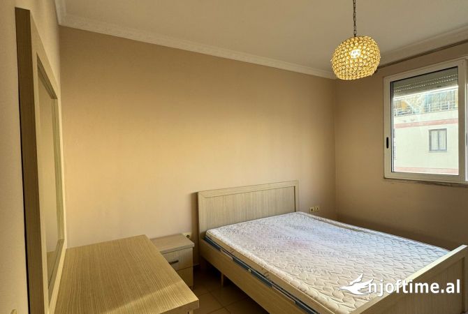 Shtepi me qera 2+1 ne Tirane - 400 Euro