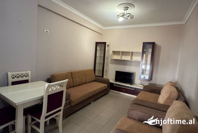 Shtepi me qera 2+1 ne Tirane - 400 Euro