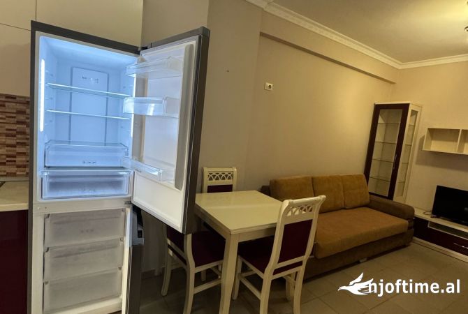 Shtepi me qera Apartament ne Tirane, 2+1, Mobilimi E mobiluar, Pagesa 400  Euro.