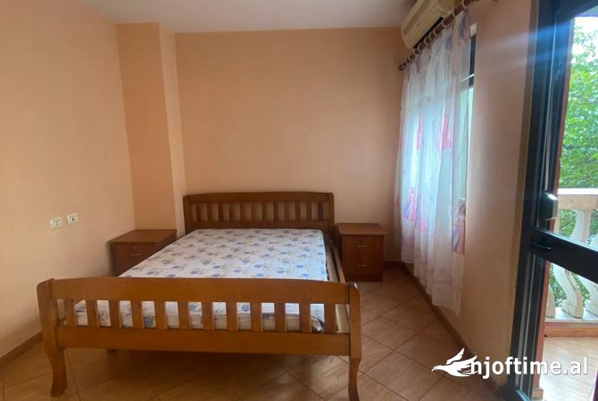 Shtepi me qera Apartament ne Tirane, 2+1, Mobilimi E mobiluar, Pagesa 35,000  Leke.