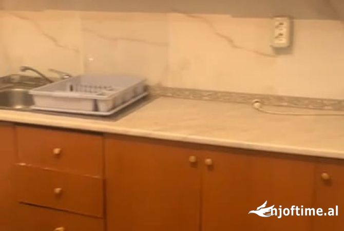 Shtepi me qera 1+1 ne Tirane - 30,000 Leke