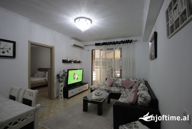 Shtepi me qera 2+1 ne Tirane - 400 Euro