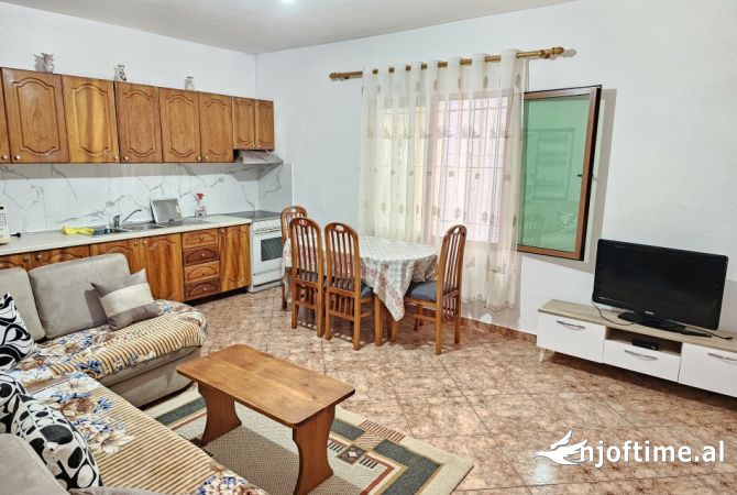 Shtepi me qera 2+1 ne Tirane - 400 Euro