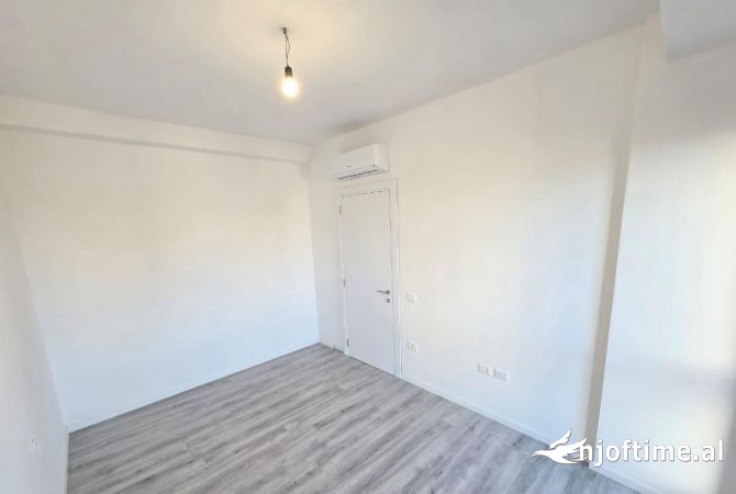 Ambient biznesi me qera 3+1 ne Tirane - 500 Euro