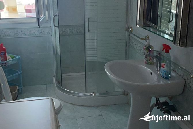 Shtepi me qera 1+1 ne Tirane - 45,000 Leke