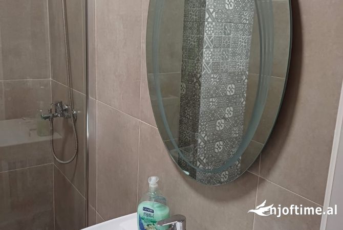 Shtepi me qera Apartament ne Tirane, 1+1, Mobilimi E mobiluar, Pagesa 800  Euro.