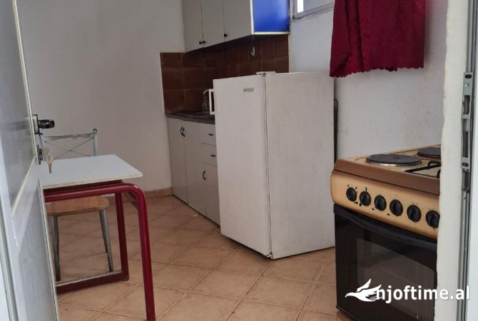 Shtepi me qera 1+1 ne Tirane - 25,000 Leke