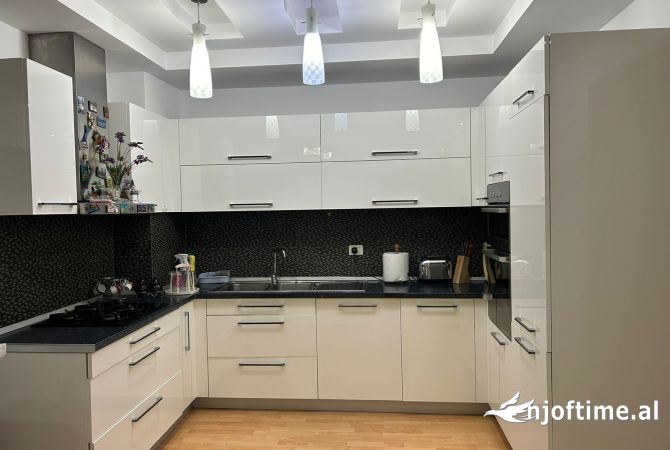 Shtepi me qera 2+1 ne Tirane - 500 Euro