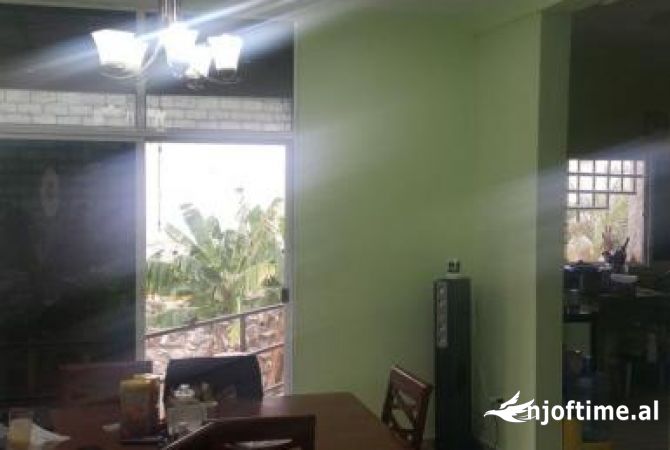 Shtepi me qera 2+1 ne Tirane - 40,000 Leke