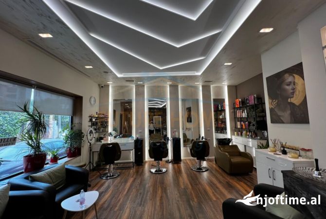 Ambient biznesi me qera 3+1 ne Tirane - 2,500 Euro