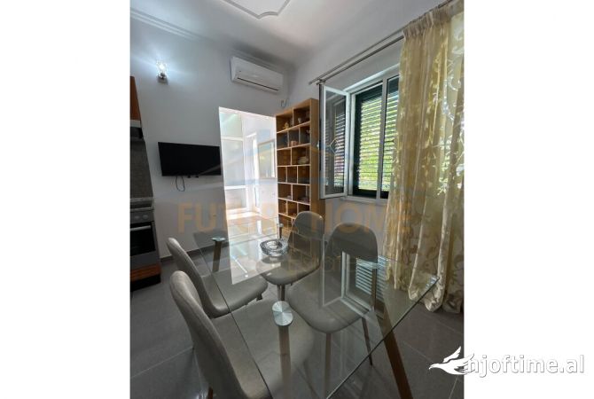 Shtepi me qera 2+1 ne Tirane - 400 Euro