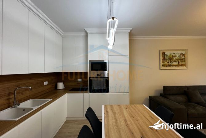 Shtepi me qera 2+1 ne Tirane - 1,200 Euro