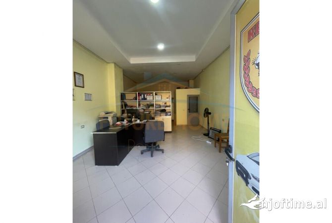 Ambient biznesi me qera 3+1 ne Tirane - 330 Euro