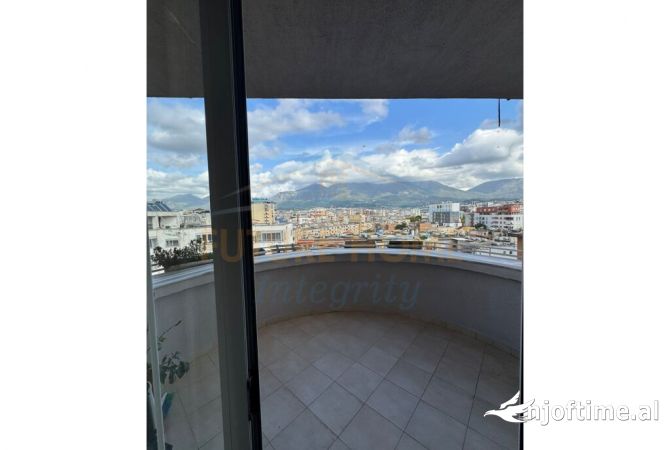 Shtepi me qera 2+1 ne Tirane - 650 Euro
