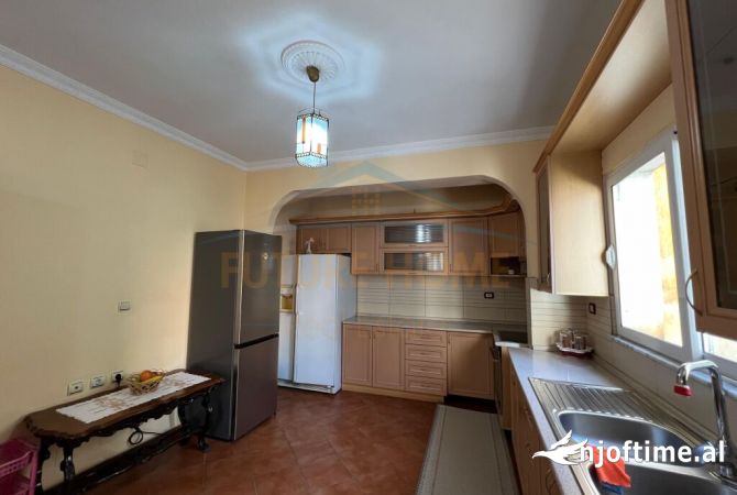 Shtepi me qera 2+1 ne Tirane - 550 Euro