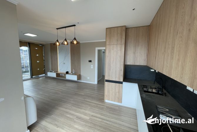 Shtepi me qera 2+1 ne Tirane - 1,500 Euro