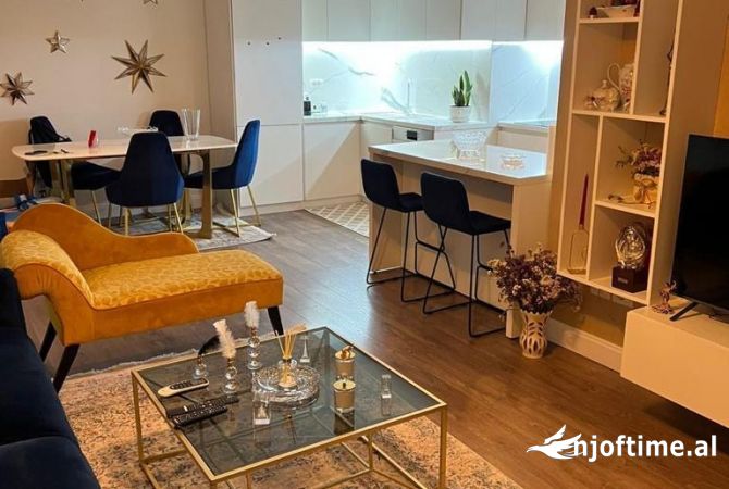 Shtepi ne shitje Apartament ne Tirane, 2+1, Mobilimi E mobiluar, Pagesa 259,000  Euro.