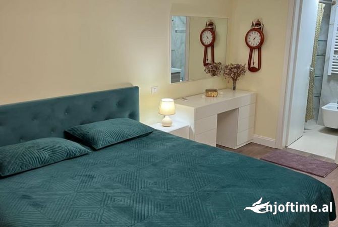Shtepi ne shitje Apartament ne Tirane, 2+1, Mobilimi E mobiluar, Pagesa 259,000  Euro.