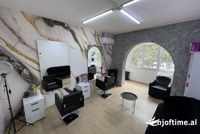 Ambient biznesi me qera 3+1 ne Tirane - 750 Euro