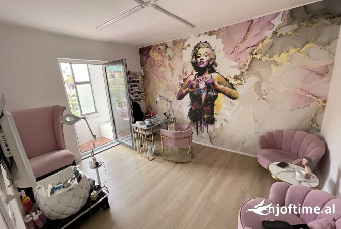 Ambient biznesi me qera 3+1 ne Tirane - 750 Euro