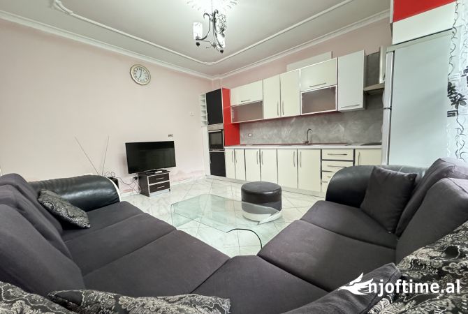 Shtepi me qera 2+1 ne Tirane - 400 Euro