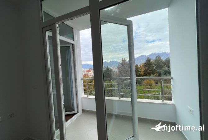 Shtepi ne shitje Apartament ne Tirane, 1+1, Mobilimi Bosh, pa mobiluar, Pagesa 119,000  Euro.