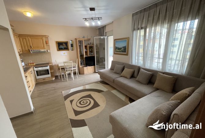 Shtepi me qera 2+1 ne Tirane - 850 Euro