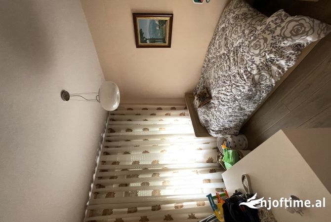 Shtepi me qera Apartament ne Tirane, 2+1, Mobilimi E mobiluar, Pagesa 850  Euro.