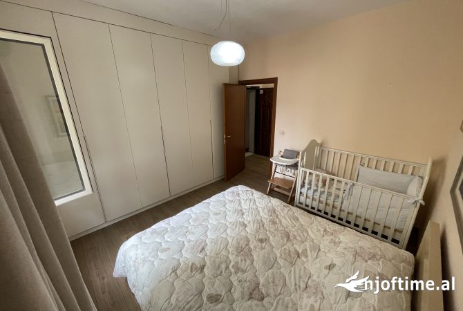 Shtepi me qera Apartament ne Tirane, 2+1, Mobilimi E mobiluar, Pagesa 850  Euro.