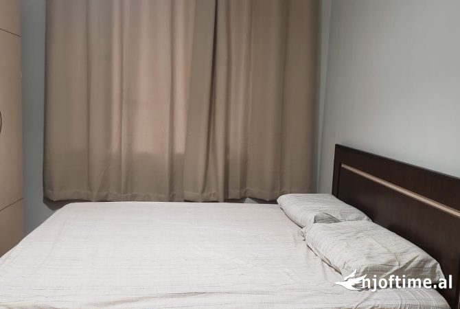Shtepi me qera Apartament ne Tirane, 2+1, Mobilimi E mobiluar, Pagesa 500  Euro.