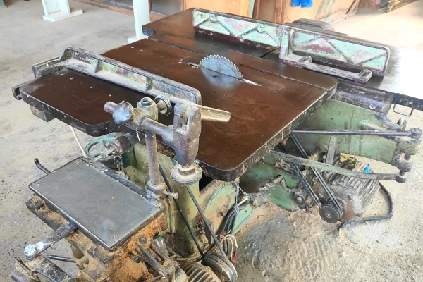 Vegla Pune ne Elbasan - 100 Euro