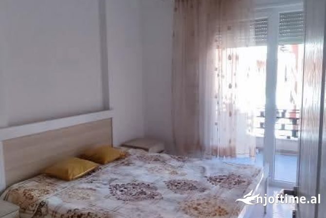 Shtepi me qera 2+1 ne Tirane - 50,000 Leke